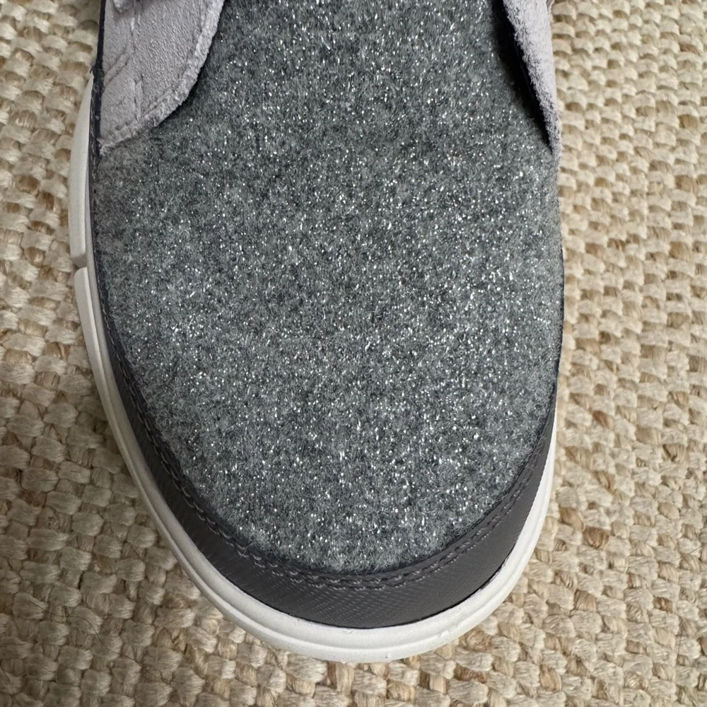 Sorel Light Gray Explorer Boots! Never Worn! - Picture 9 of 9
